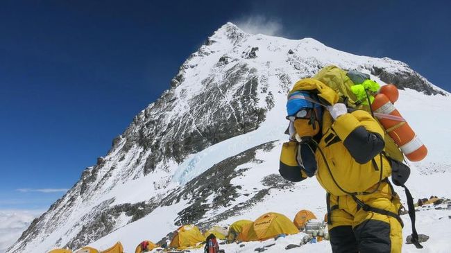 berkat-sepatu-bot-misteri-everest-selama-1-abad-terungkap_4209756.jpg