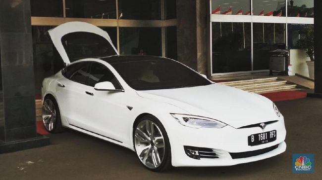 bukti-tesla-mobil-pembunuh-pemerintah-sampai-turun-tangan_8940126.jpg