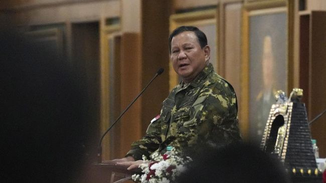 erick-thohir-ungkap-prabowo-bahas-program-mekaar-di-retreat-magelang_f4efe21.jpg