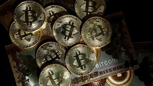 harga-bitcoin-mendadak-terbang-gara-gara-ulah-hacker-25-tahun_f09b4d9.jpg