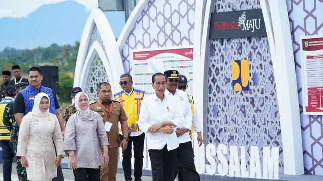 jokowi-resmikan-jalan-jembatan-rp-686-m-di-aceh_3ffd6d9.jpg