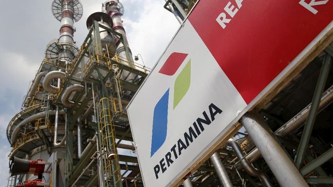 jokowi-teken-tambahan-modal-ke-pertamina-rp-49-9-m_d60b281.jpg