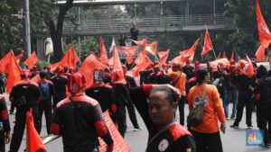 jutaan-buruh-mau-mogok-massal-di-bulan-depan-ini-permintaannya_6fc0727.jpg