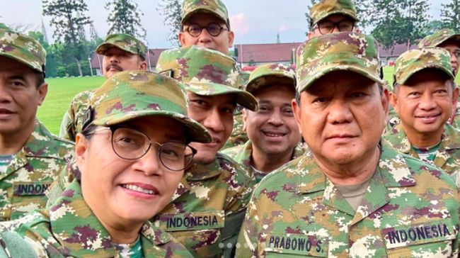 media-asing-sorot-prabowo-retreat-menteri-pakai-serangam-loreng_ad1bf1f.jpg