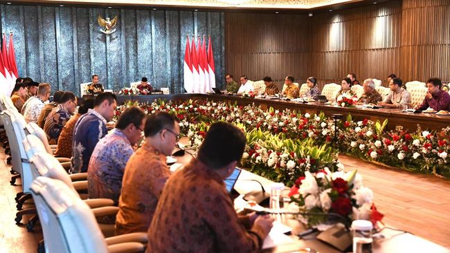 pensiunan-menteri-jokowi-dapat-jaminan-kesehatan-ini-alasannya_4b2f534.jpg