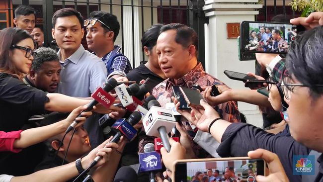 prabowo-ajak-tito-kembali-gabung-kabinet-diminta-urus-ini_a716b91.jpg