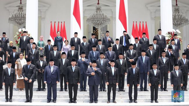 prabowo-banyak-kementerian-baru-apbn-2025-bakal-dirombak_7b56313.jpg