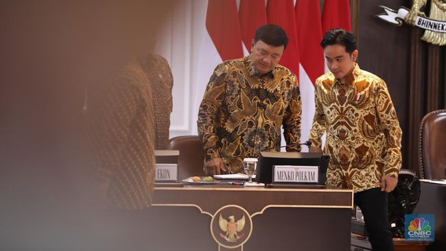 prabowo-minta-menteri-lebih-galak-pns-tak-mau-kerja-copot-segera_43d9563.jpg