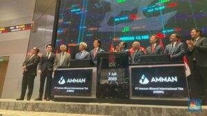 saham-ammn-balik-ke-rp-10-000-seminggu-melejit-10_ae07e29.jpg