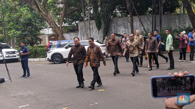 sambangi-kertanegara-kartika-wirjoatmodjo-masuk-kabinet-prabowo_e64ffa4.jpg