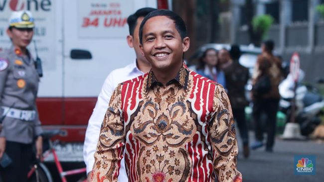 sekjen-psi-jadi-menteri-kehutanan-ini-profil-raja-juli-antoni_a77a126.jpg