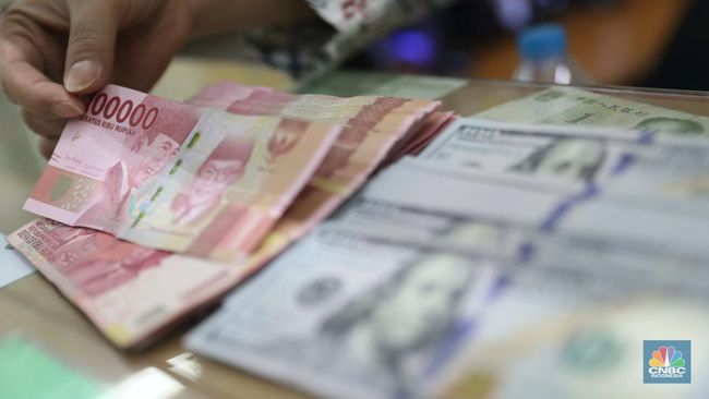 sepekan-rupiah-penuh-volatilitas-dolar-as-bertahan-di-level-rp15-500_75440f7.jpg