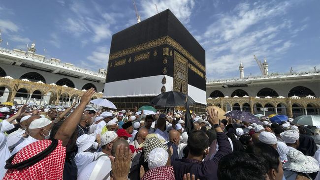 simak-perbedaan-haji-umrah-beserta-tata-caranya_823b079.jpg