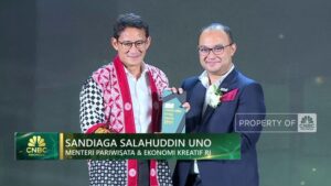 video-sandiaga-uno-raih-breakthrough-innovations-in-ecotourism_c7df607.jpg