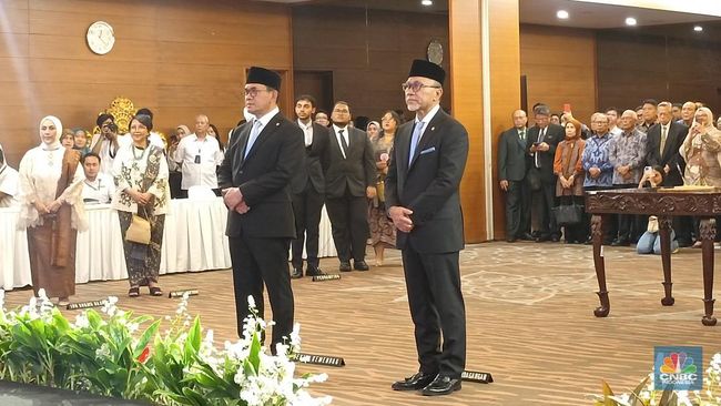 zulhas-serahkan-jabatan-mendag-ke-pns-kemendag-budi-santoso_2553f81.jpg