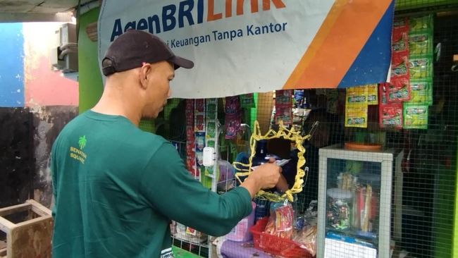 agenbrilink-di-tengah-kebun-kelapa-sawit-dekatkan-layanan-perbankan_566203a.jpg