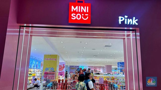 bertabur-diskon-miniso-pink-hadir-di-transmart-cilandak_cdfba4e.jpg