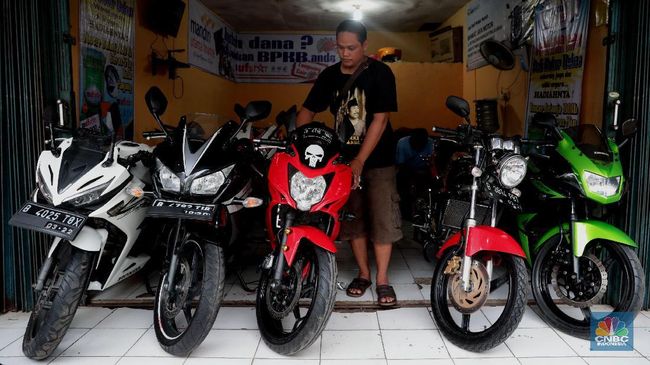 bukti-baru-daya-beli-orang-ri-hancur-penjualan-motor-ambrol-7-8_0726daa.jpg