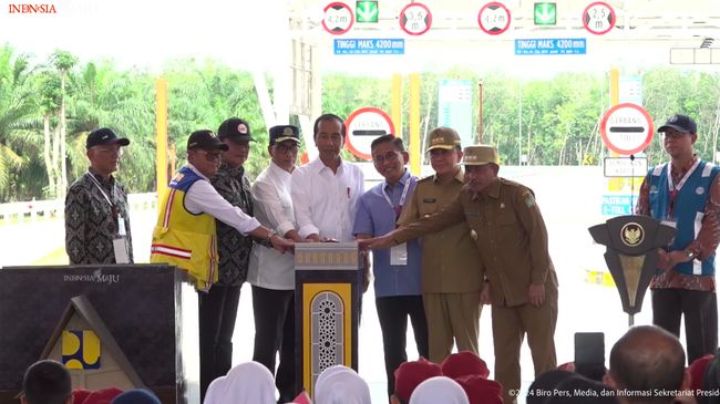 jelang-lengser-jokowi-resmikan-2-ruas-tol-trans-sumatera-rp-11-92-t_66ccf19.jpg