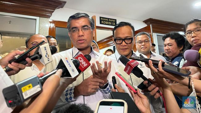 menaker-kasih-bocoran-terbaru-pengumuman-ump-2025-batal-besok_58dee11.jpg