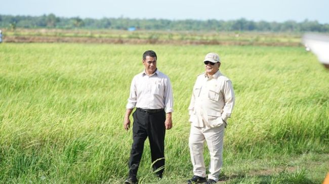 prabowo-hapus-utang-umkm-petani-nelayan-sujud-syukur_7f6d3de.jpg