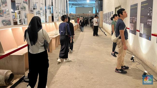 ruang-agora-mall-disulap-jadi-pameran-sketsa-dan-fotografi-jakarta_6ac7dcc.jpg