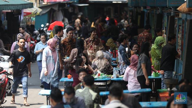 separuh-lebih-pekerja-informal-di-ri-tidak-punya-dana-pensiun_9b7b43a.jpg