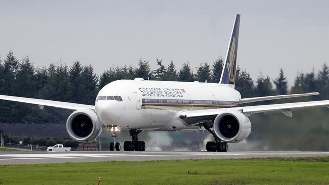 singapore-airlines-mendarat-darurat-kaca-pesawat-retak-saat-terbang_f285543.jpg