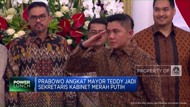 video-prabowo-angkat-mayor-teddy-jadi-sekretaris-kabinet-merah-putih_4f9c1c7.jpg