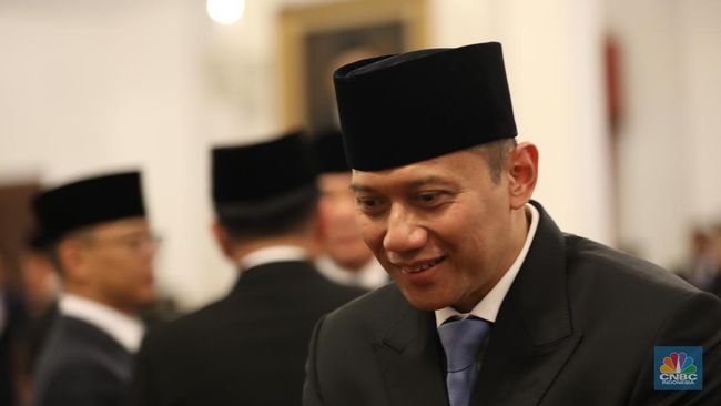 ahy-ungkap-alasan-prabowo-mau-bangun-tanggul-laut-raksasa_e857b7b.jpg