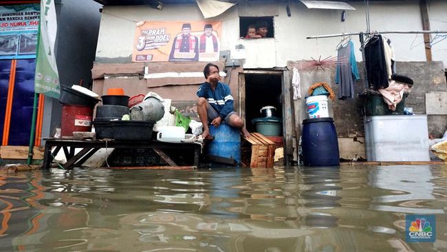 bmkg-warning-cuaca-ekstrem-hantam-wilayah-ri-awas-banjir-longsor_9f7002f.jpg