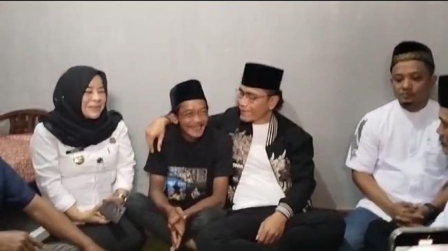 curahan-hati-sunaji-pedagang-es-yang-diolok-olok-gus-miftah_fde5ac8.jpg