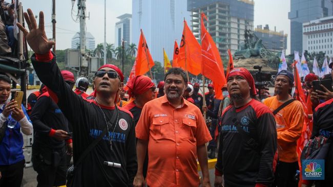 keras-buruh-tolak-ppn-12-berlaku-di-2025-siap-siap-mogok-nasional_5e74fbc.jpg