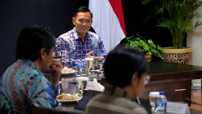 respons-ahy-soal-jokowi-dipecat-dari-pdip-mau-ajak-gabung-demokrat_1cbcdb2.jpg