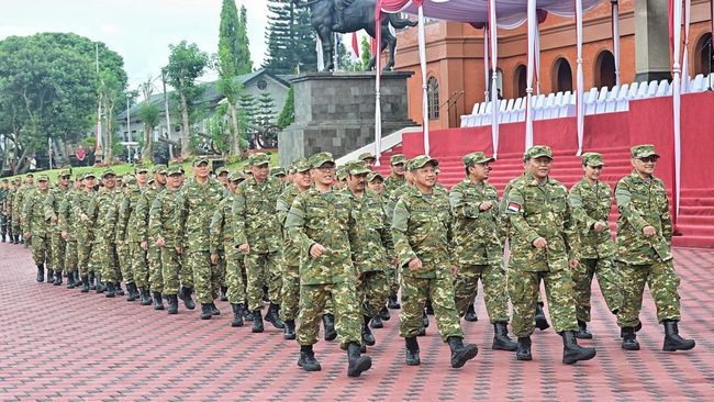 retret-hari-kedua-kabinet-merah-putih-ini-bekal-yang-disampaikan_18a3316.jpg