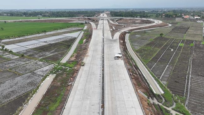 tol-ini-dibuka-gratis-di-mudik-nataru-surabaya-bali-terasa-sejengkal_05e6456.jpg