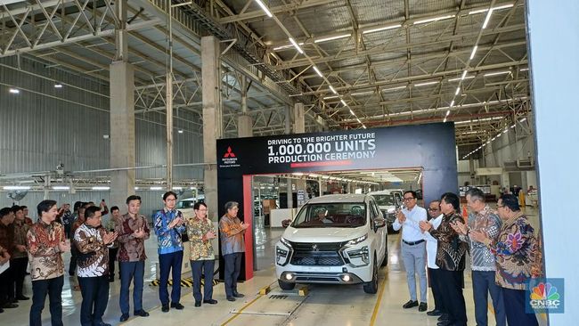 bos-mitsubishi-jepang-angkat-bicara-kabar-merger-bareng-nissan-honda_b04a411.jpg