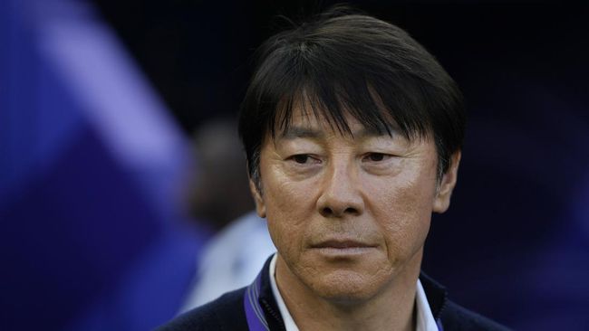 breaking-pssi-resmi-pecat-pelatih-timnas-indonesia-shin-tae-yong_d09e958.jpg