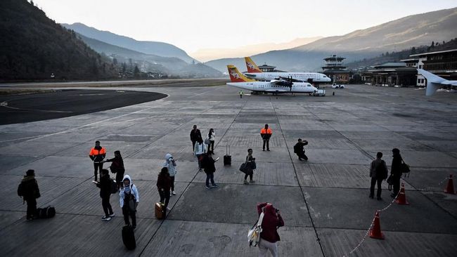 cuma-50-pilot-di-dunia-yang-bisa-mendaratkan-pesawat-di-bandara-ini_3c21a74.jpg