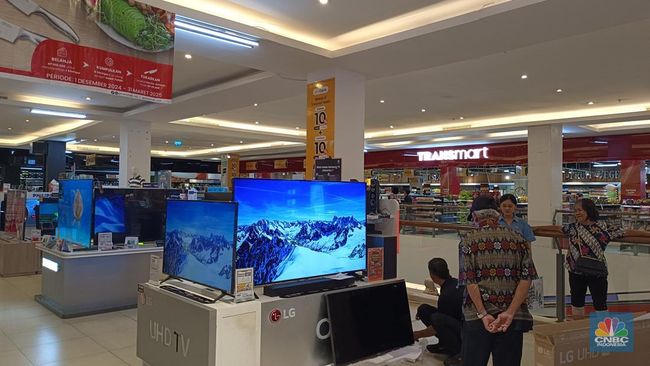 cuma-besok-led-tv-banting-harga-di-transmart-full-day-sale_544cdba.jpg