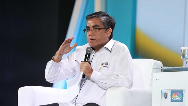 ditanya-kapan-aturan-upah-minimum-2025-terbit-ini-jawab-menaker_bfa5a35.jpg