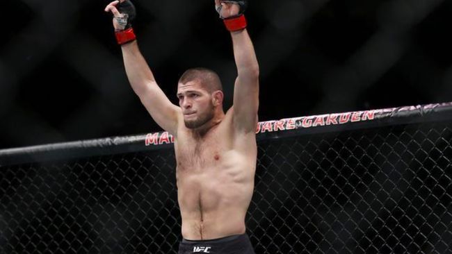 khabib-nurmagomedov-beri-klarifikasi-usai-diusir-dari-pesawat_51f0fe5.jpg