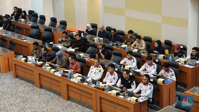 pemerintah-mau-larang-anak-main-medsos-di-ri-dpr-ingatkan-soal-ini_1c8e016.jpg