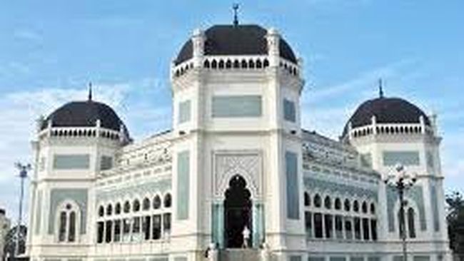 pengusaha-china-ini-bantu-warga-ri-sejahtera-bangun-masjid-sekolah_4bd94fd.jpg