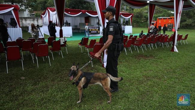 potret-pengamanan-tps-bojongkoneng-lokasi-presiden-prabowo-nyoblos_cb95b57.jpg