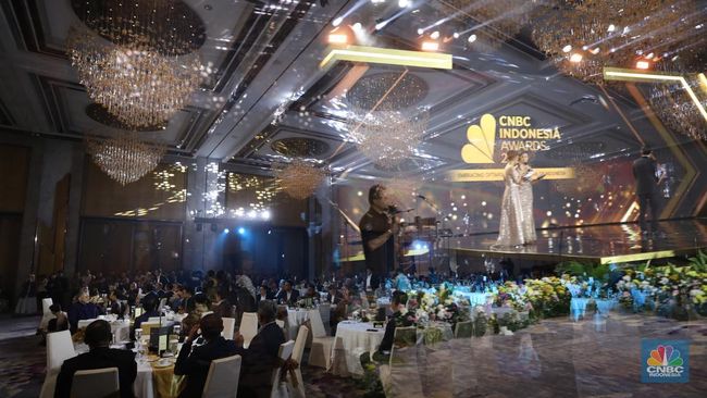 potret-sederet-menteri-raih-penghargaan-cnbc-indonesia-awards-2024_6d2f9e9.jpg