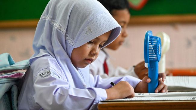 resmi-siswa-sekolah-libur-sepekan-pertama-bulan-puasa-ramadan_b3d8cc1.jpg