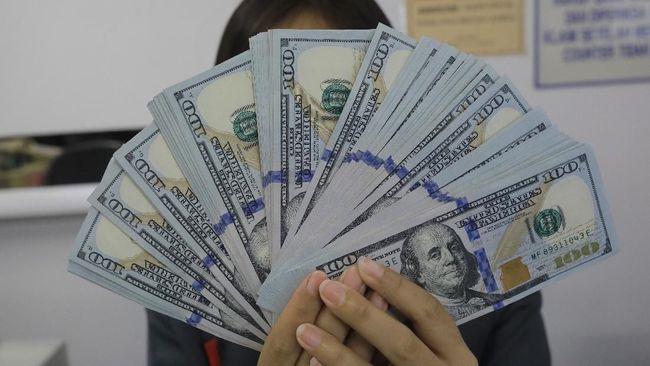 rupiah-ditutup-melemah-dolar-naik-tipis-jadi-rp15-860_24f40ff.jpg