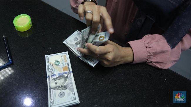 rupiah-menguat-hanya-sesaat-dolar-naik-lagi-ke-rp15-900_c24c361.jpg