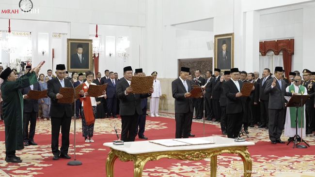 sah-prabowo-lantik-ketua-dewas-kpk-baru-periode-2024-2029_1aa2a62.jpg